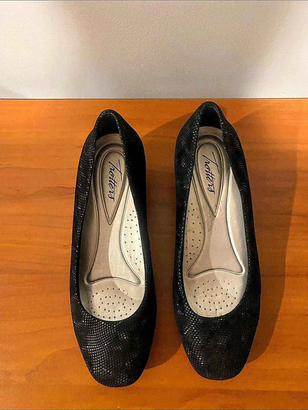 LifeStride Pointed Toe Flats in Black